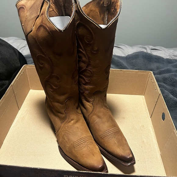 Circle G - Picture 3 of 9